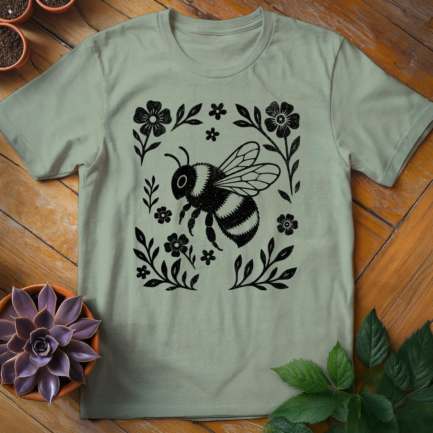 Bumblebee Tee T-Shirt Sage / S