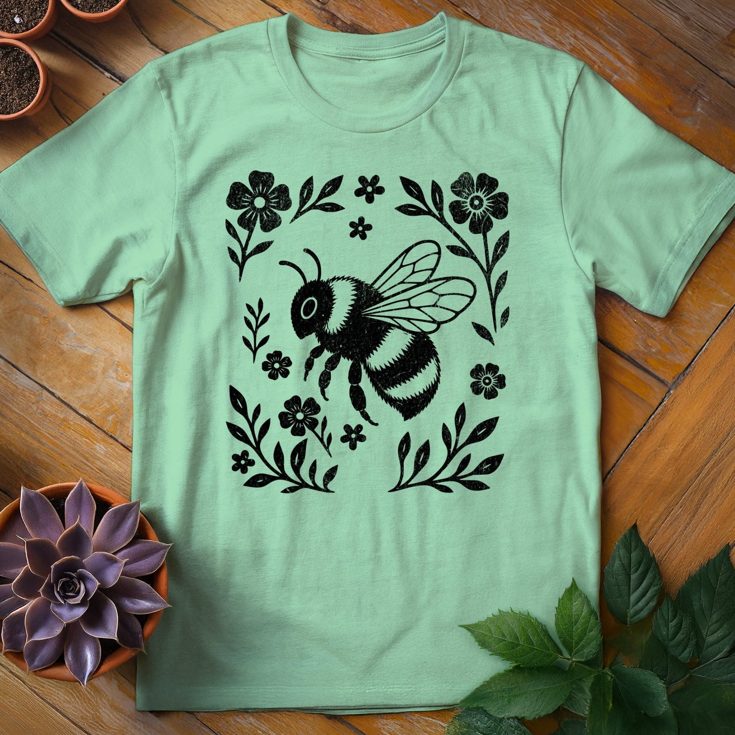 Bumblebee Tee T-Shirt Mint Green / S