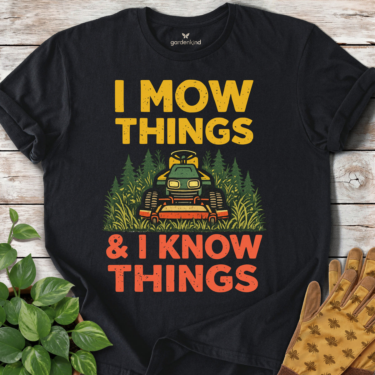 I Mow Things & I Know Things Tee, Black
