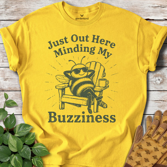 Just Out Here Minding My Buzziness Tee, Daisy