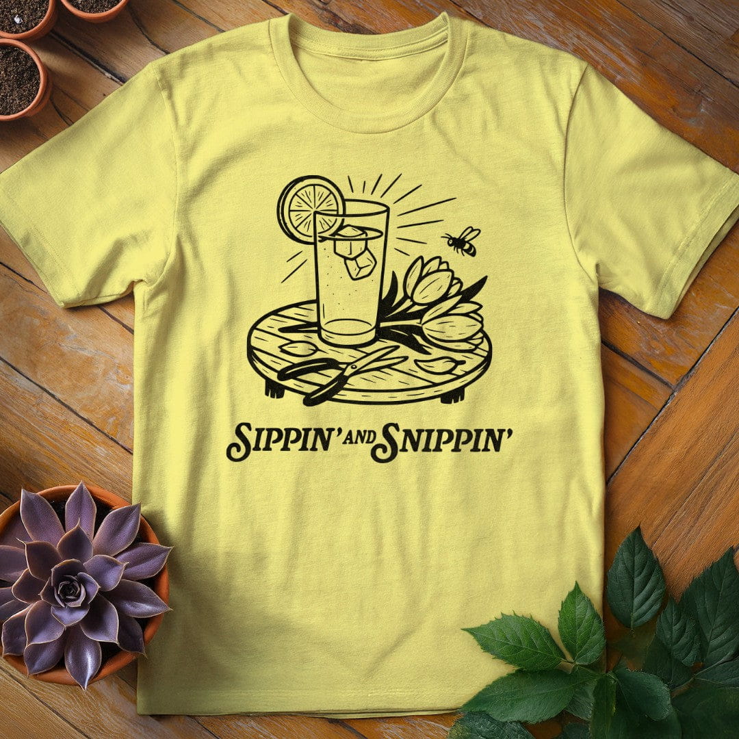 Sippin' and Snippin' Tee T-Shirt Cornsilk / S
