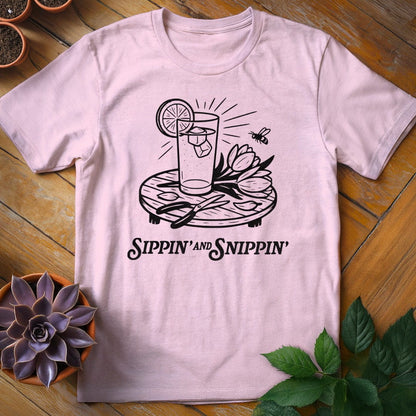 Sippin' and Snippin' Tee T-Shirt Light Pink / S