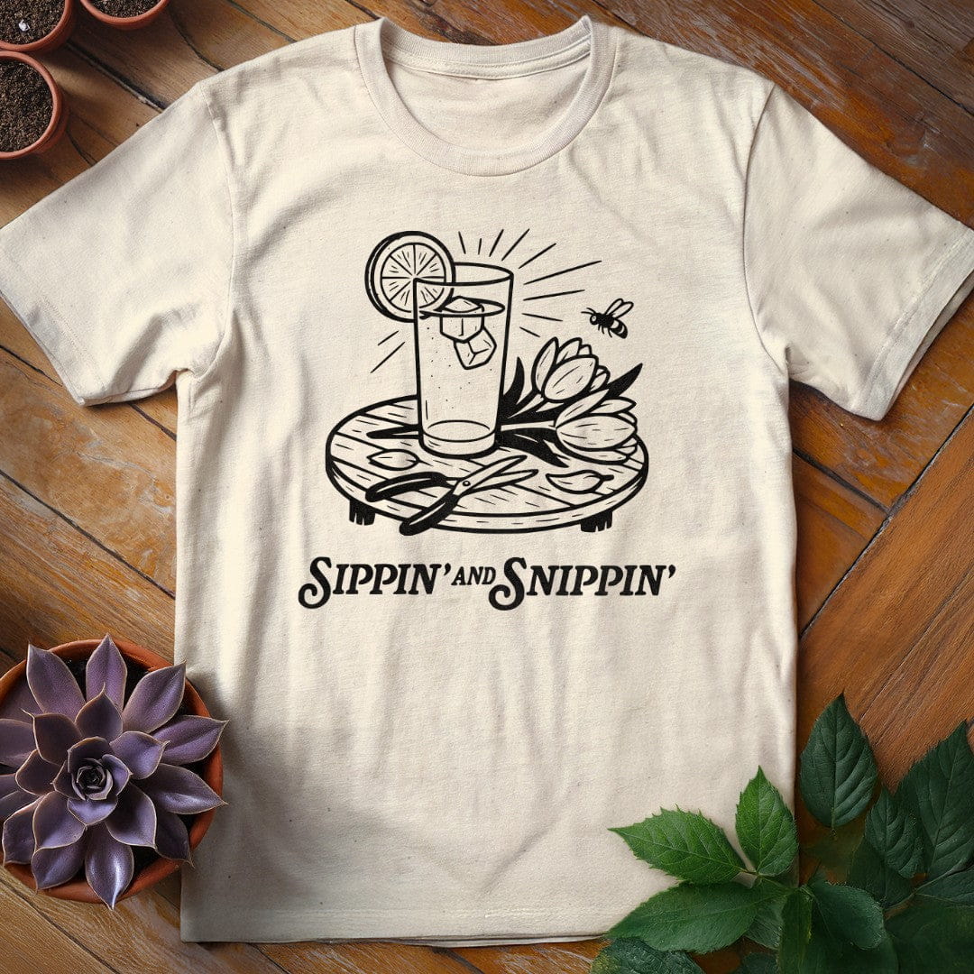 Sippin' and Snippin' Tee T-Shirt Natural / S
